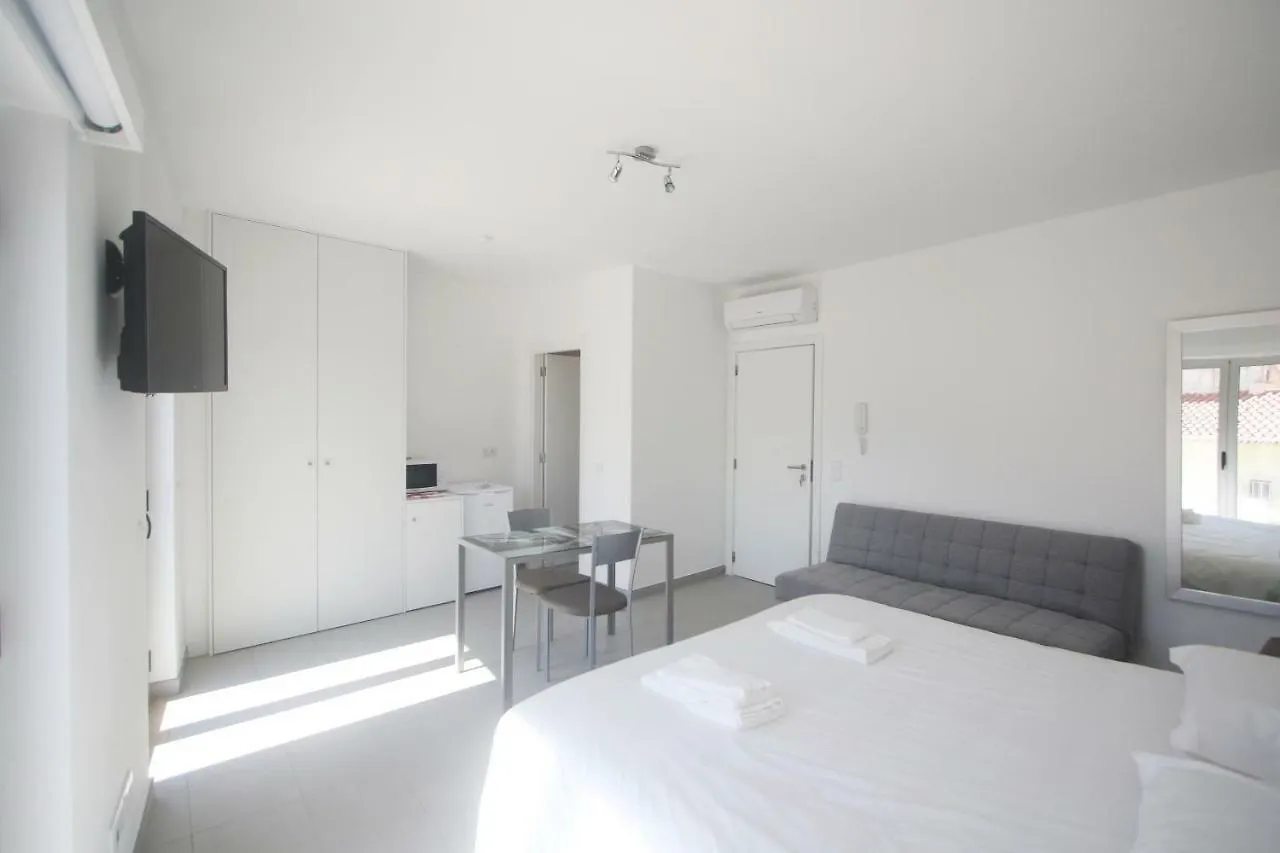 Guest House Lovely Swan Lagos 3*,  Portugal